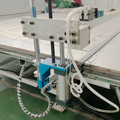 Ligne de production automatique d'éponge de commande numérique par ordinateur mousse verticale de découpeuse