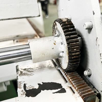 Ligne de production automatique d'éponge de commande numérique par ordinateur mousse verticale de découpeuse