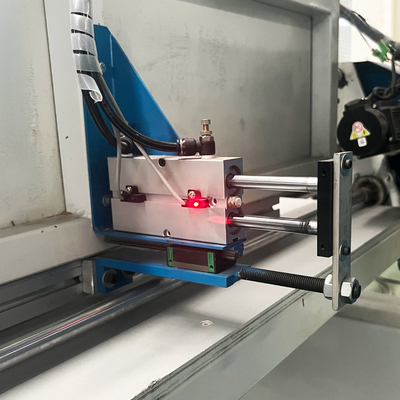 Ligne de production automatique d'éponge de commande numérique par ordinateur mousse verticale de découpeuse