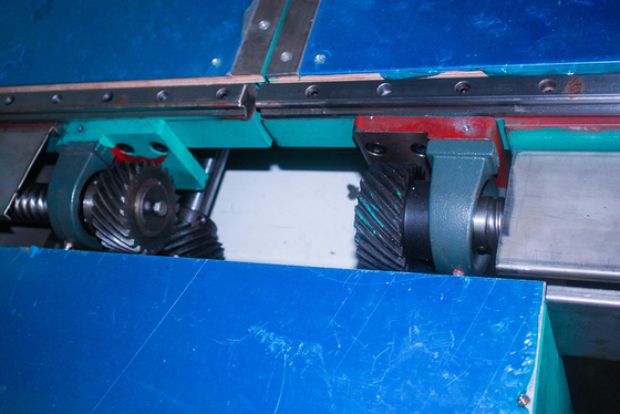 CE vertical de découpeuse de mousse d'unité centrale de taille de 1.74kw 1200mm en feuille