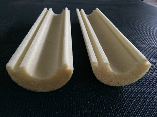 Machine de découpe en mousse PU entièrement automatique avec système de commande informatique industrielle pour matériaux rigides et flexibles