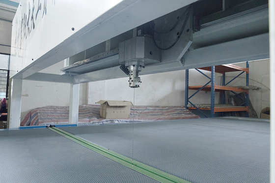 Machines de découpe de mousse d'éponge verticale de 5 kW pour EVA