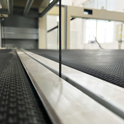Machine automatique à découper les lames à anneaux CNC pour le PS/PE/EPE