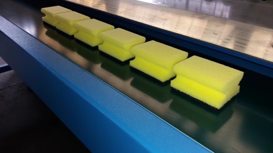 Machine de fraisage automatique continue à l'éponge pour les éponges abrasives de lavage de vaisselle