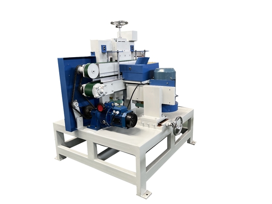 Machine de broyage automatique en forme d'éponge dans la ligne de production d'éponges abrasives pour le lavage des vaisseaux