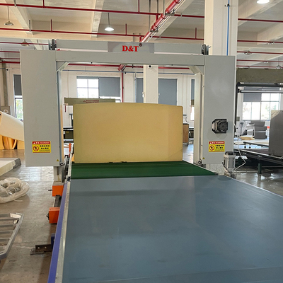 Machine de découpe horizontale à grande vitesse pour feuille d'éponge avec système avancé de conversion de fréquence
