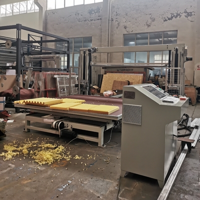 Machine à découper à l'éponge horizontale CNC de haute précision avec lame oscillante pour mousse de polyuréthane