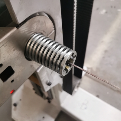 Machine à découper à l'éponge horizontale CNC de haute précision avec lame oscillante pour mousse de polyuréthane