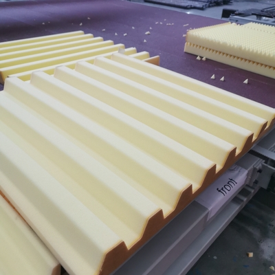 Machine à découper à l'éponge à haute vitesse à vibration horizontale CNC