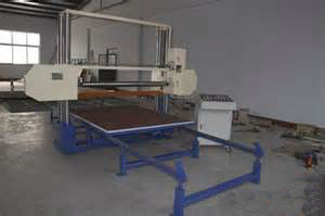 DT CNC machine automatique horizontale de découpe de mousse de polyuréthane reboundé