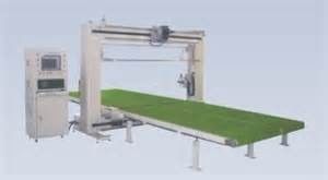 Coupeur de oscillation de lame d'éponge de latex de commande numérique par ordinateur 6m/minute, découpeuse automatique